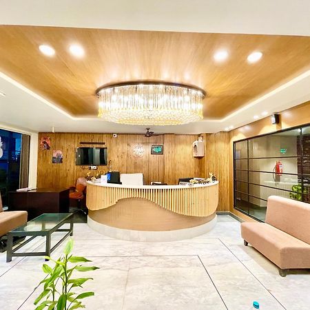 Hotel Rb International ! Puri Near-Sea-Beach-And-Temple Fully-Air-Conditioned-Hotel With-Lift-And-Card Payment Accepted-Parking-Facility, Best Hotel In بوري المظهر الخارجي الصورة