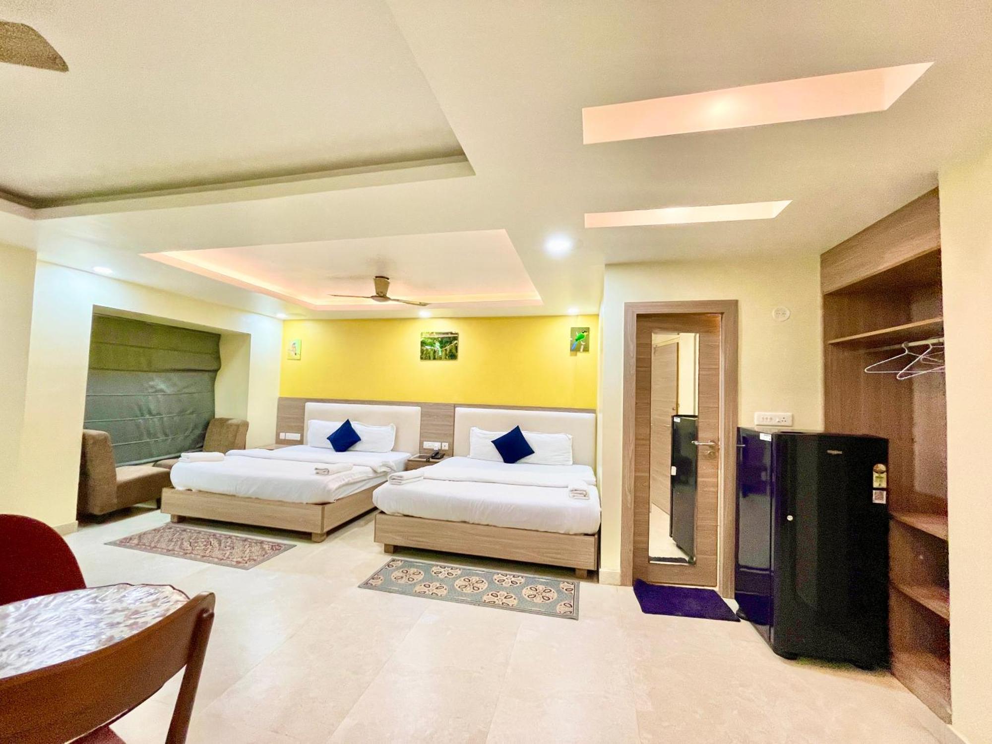 Hotel Rb International ! Puri Near-Sea-Beach-And-Temple Fully-Air-Conditioned-Hotel With-Lift-And-Card Payment Accepted-Parking-Facility, Best Hotel In بوري المظهر الخارجي الصورة