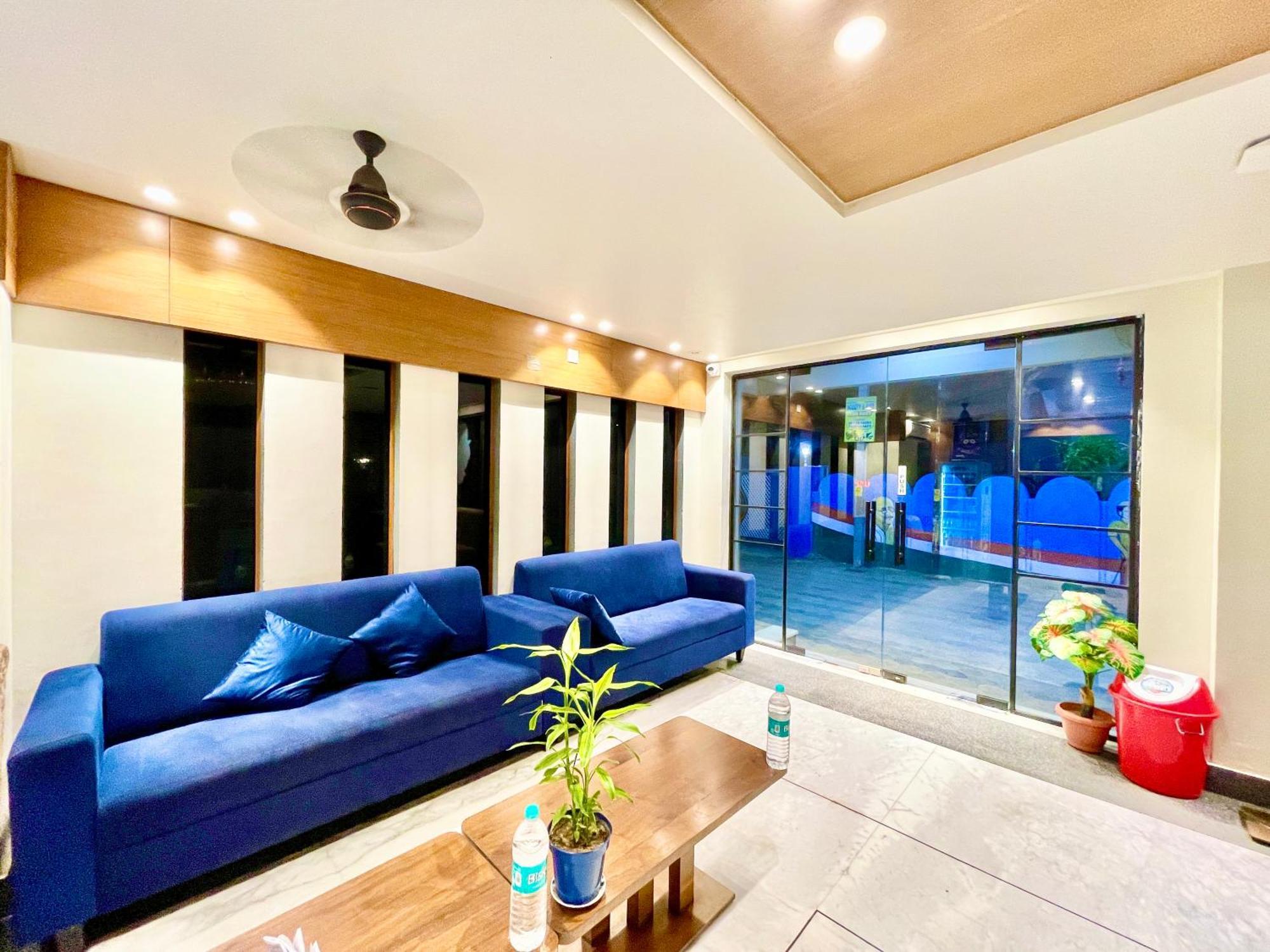 Hotel Rb International ! Puri Near-Sea-Beach-And-Temple Fully-Air-Conditioned-Hotel With-Lift-And-Card Payment Accepted-Parking-Facility, Best Hotel In بوري المظهر الخارجي الصورة