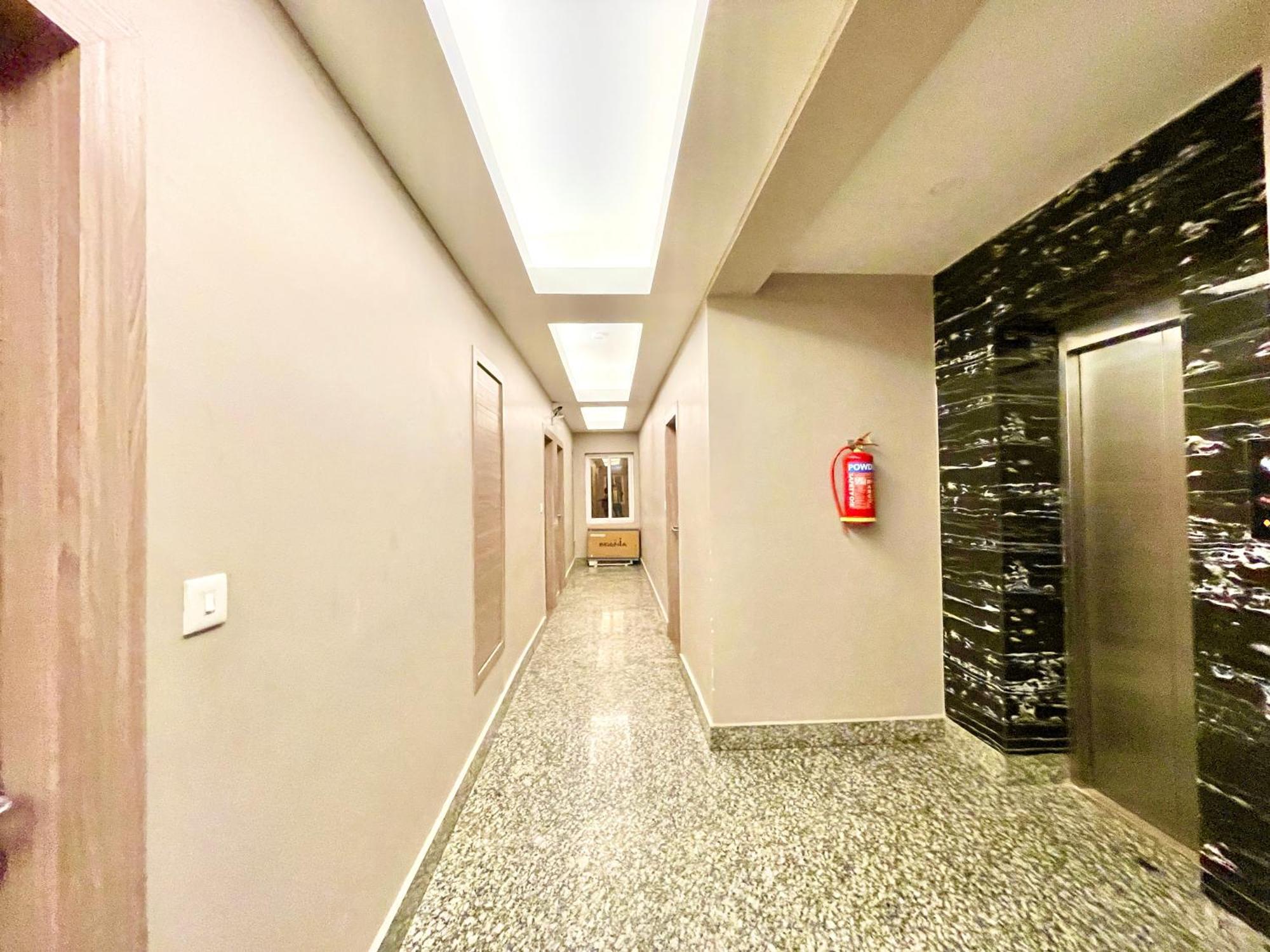 Hotel Rb International ! Puri Near-Sea-Beach-And-Temple Fully-Air-Conditioned-Hotel With-Lift-And-Card Payment Accepted-Parking-Facility, Best Hotel In بوري المظهر الخارجي الصورة