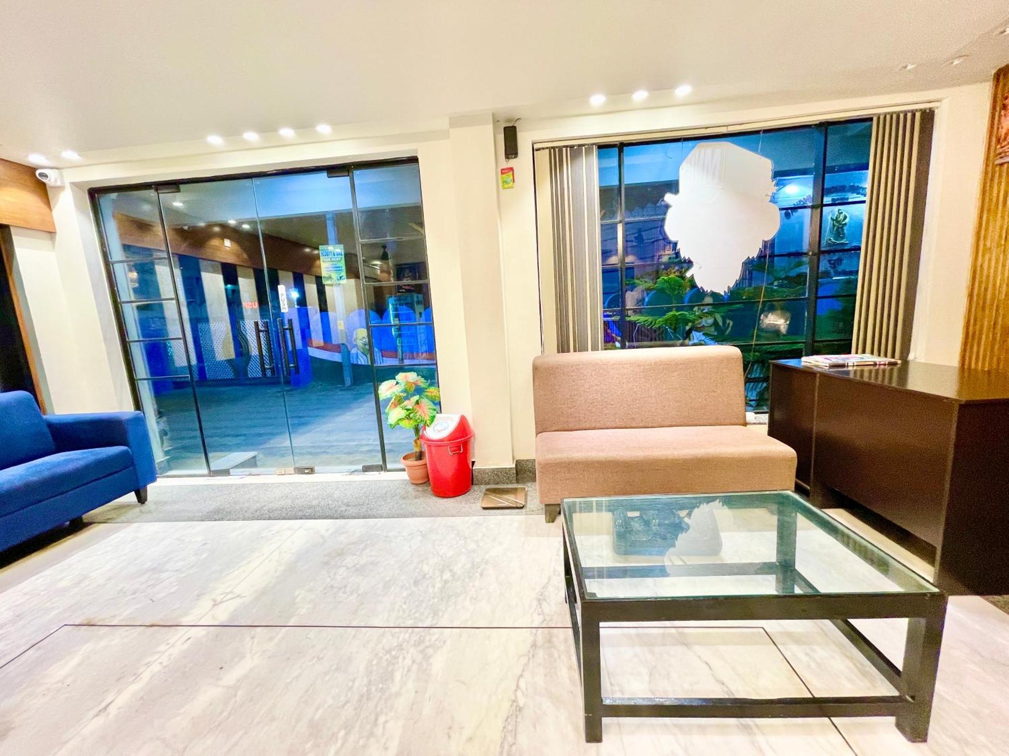 Hotel Rb International ! Puri Near-Sea-Beach-And-Temple Fully-Air-Conditioned-Hotel With-Lift-And-Card Payment Accepted-Parking-Facility, Best Hotel In بوري المظهر الخارجي الصورة