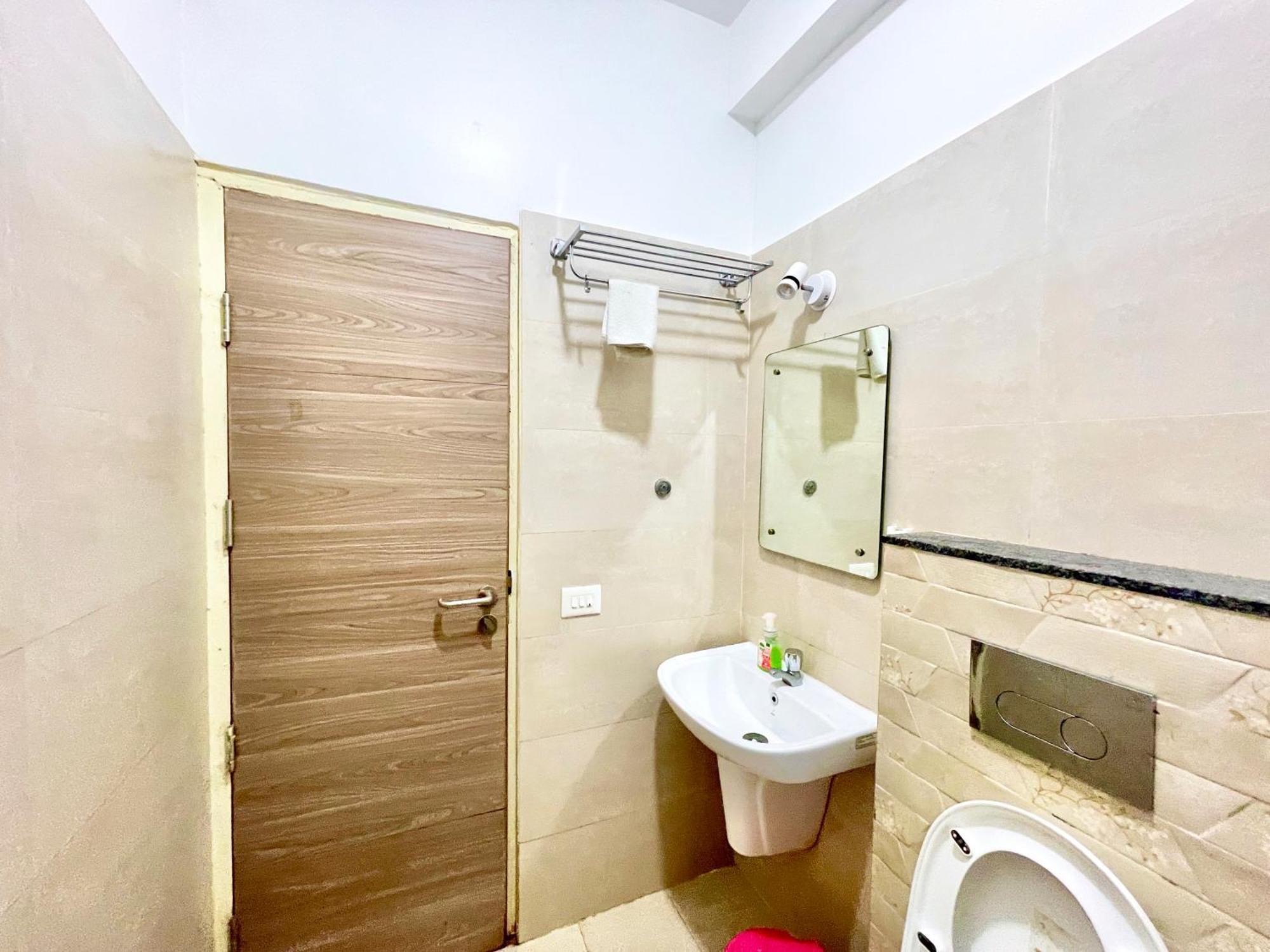 Hotel Rb International ! Puri Near-Sea-Beach-And-Temple Fully-Air-Conditioned-Hotel With-Lift-And-Card Payment Accepted-Parking-Facility, Best Hotel In بوري المظهر الخارجي الصورة