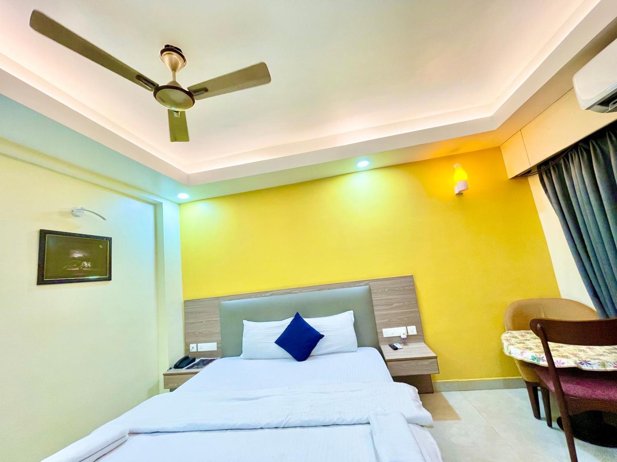 Hotel Rb International ! Puri Near-Sea-Beach-And-Temple Fully-Air-Conditioned-Hotel With-Lift-And-Card Payment Accepted-Parking-Facility, Best Hotel In بوري المظهر الخارجي الصورة