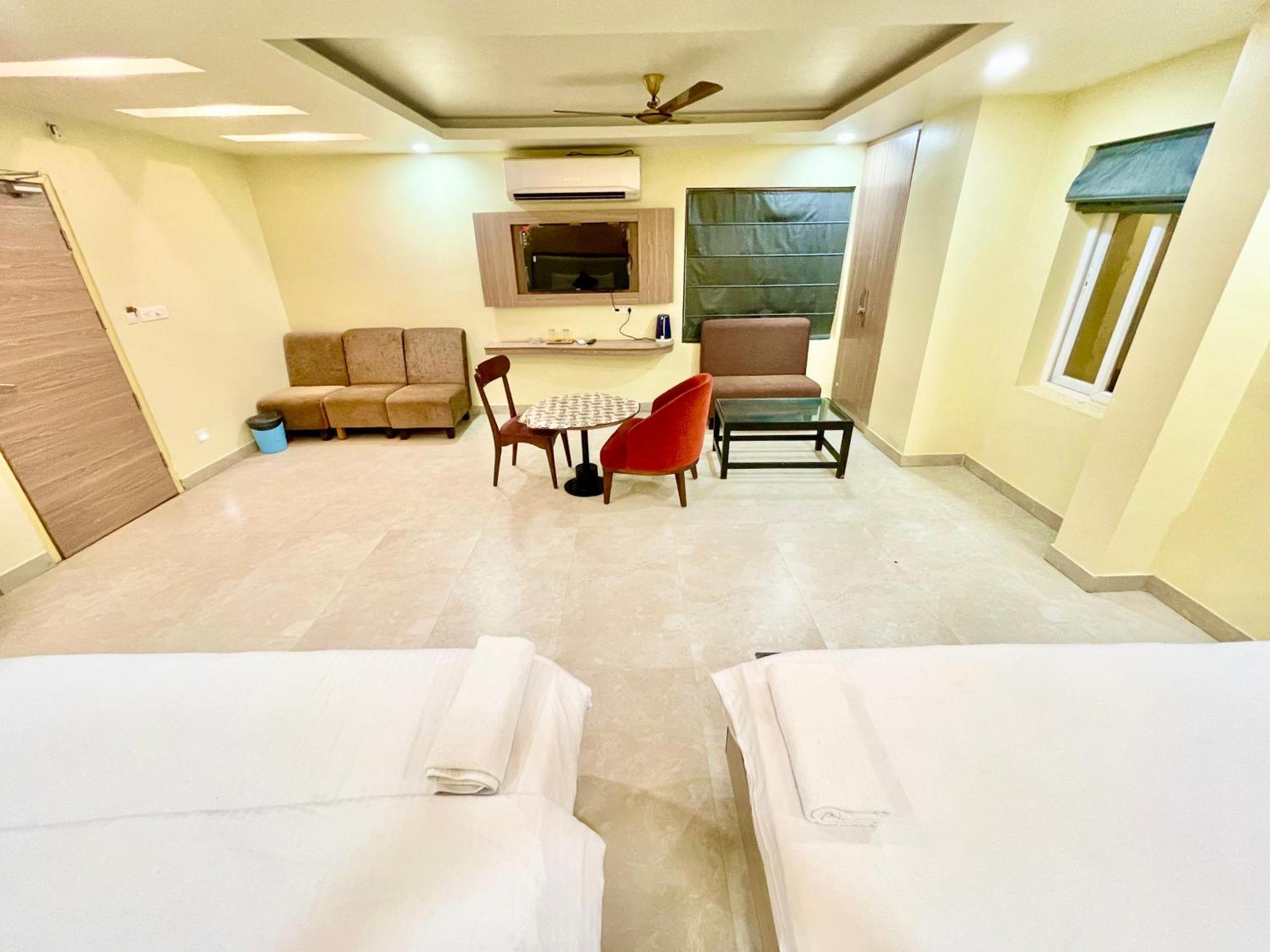 Hotel Rb International ! Puri Near-Sea-Beach-And-Temple Fully-Air-Conditioned-Hotel With-Lift-And-Card Payment Accepted-Parking-Facility, Best Hotel In بوري المظهر الخارجي الصورة