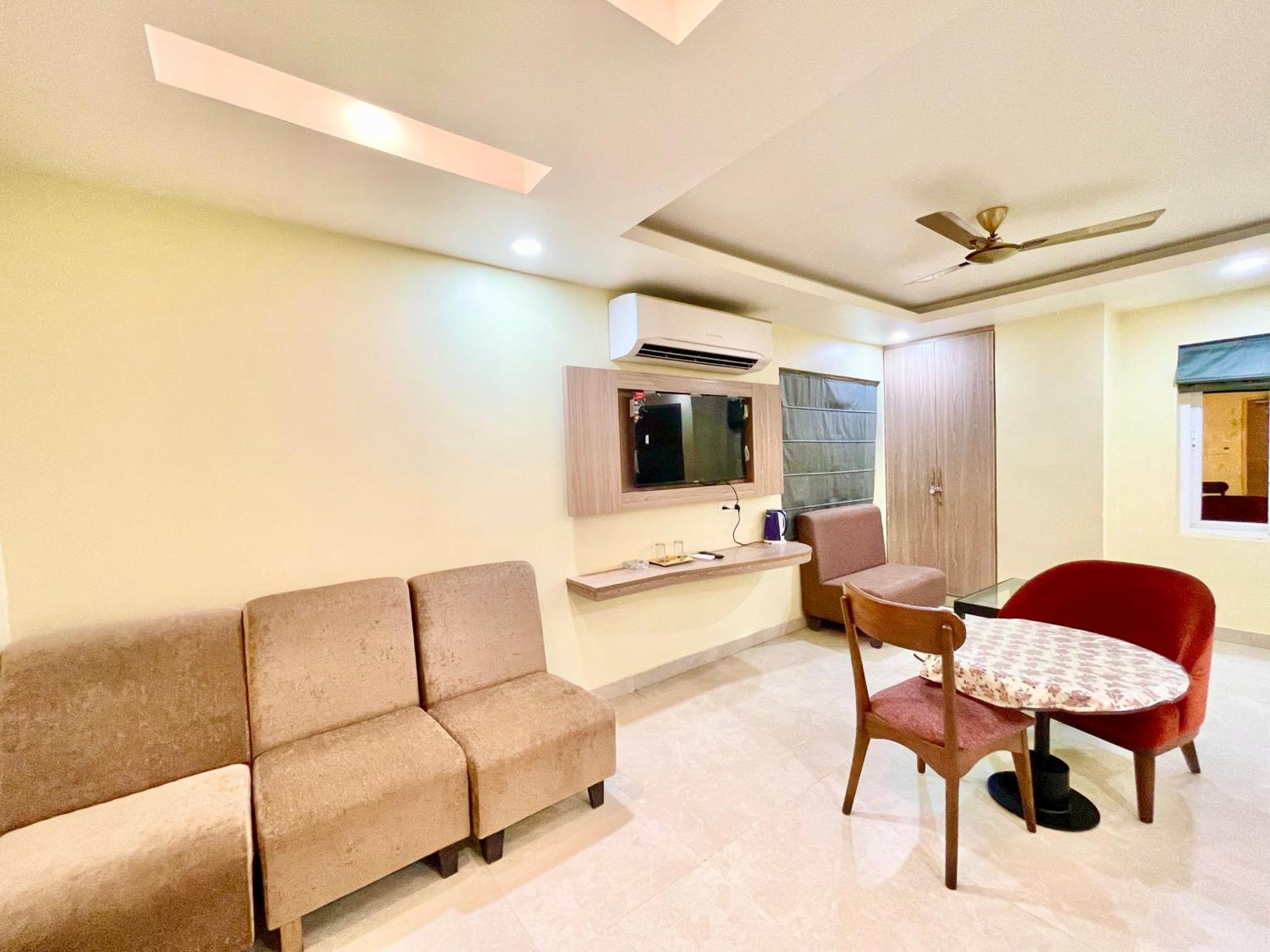 Hotel Rb International ! Puri Near-Sea-Beach-And-Temple Fully-Air-Conditioned-Hotel With-Lift-And-Card Payment Accepted-Parking-Facility, Best Hotel In بوري المظهر الخارجي الصورة