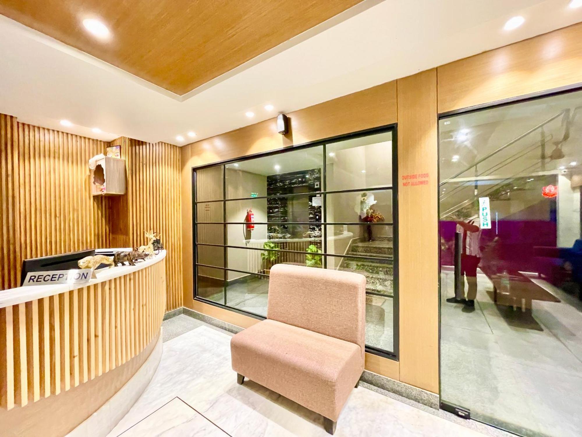Hotel Rb International ! Puri Near-Sea-Beach-And-Temple Fully-Air-Conditioned-Hotel With-Lift-And-Card Payment Accepted-Parking-Facility, Best Hotel In بوري المظهر الخارجي الصورة