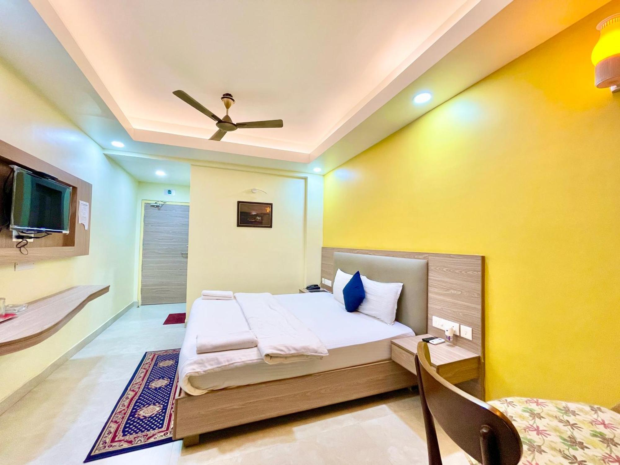 Hotel Rb International ! Puri Near-Sea-Beach-And-Temple Fully-Air-Conditioned-Hotel With-Lift-And-Card Payment Accepted-Parking-Facility, Best Hotel In بوري المظهر الخارجي الصورة