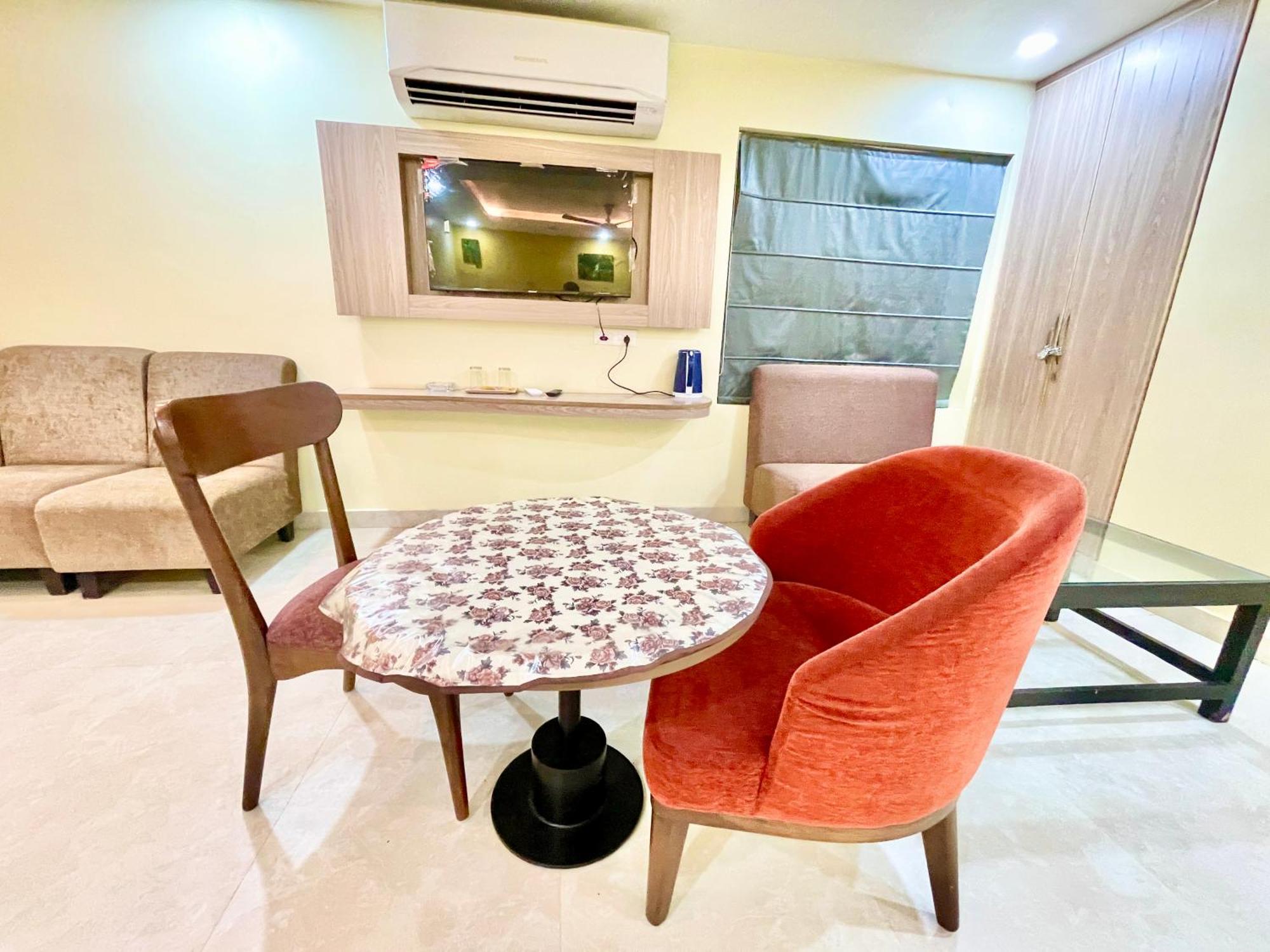 Hotel Rb International ! Puri Near-Sea-Beach-And-Temple Fully-Air-Conditioned-Hotel With-Lift-And-Card Payment Accepted-Parking-Facility, Best Hotel In بوري المظهر الخارجي الصورة